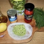 Sałatka z ciecierzycą i groszkiem składniki