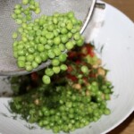 Sałatka z ciecierzycą i groszkiem