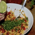 Sałatka z kukurydzą i kolendrą po meksykańsku