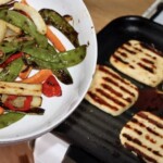 Ser halloumi z warzywami smażonymi