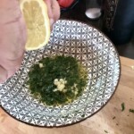 marynata do krewetek w misce