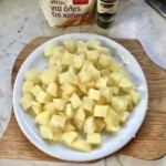 ugotowane pokrojone w mała kostkę ziemniaki