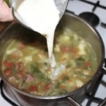 Zupa jarzynowa z frankfurterkami i kalafiorem