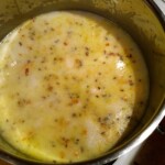 zupa krem z selera w garnku