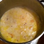 zupa krem z selera w garnku
