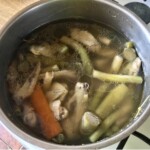rosół z kurczaka w garnku