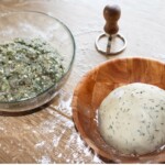 pierogi z dorszem i speckiem w trakcie przygotowania