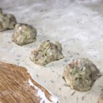 pierogi z dorszem i speckiem w trakcie przygotowania