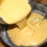 Biszkopt z mascarpone i dżemem malinowym