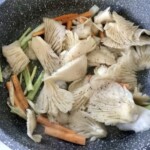 Boczniaki duszone z soczewicą