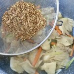 Boczniaki duszone z soczewicą