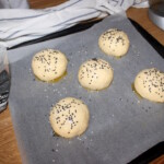 Bułki pszenne z sezamem