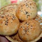 Bułki pszenne z sezamem