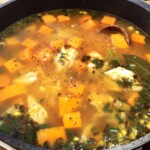 chowder zupa rybna w trakcie przygotowania