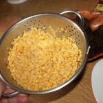 ugotowany groch na durszlaku