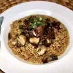 Kasza jęczmienna z sosem grzybowym