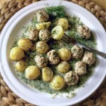 Delikatne klopsiki cielęce w sosie koperkowym