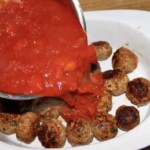 Klopsy z indyka w sosie pomidorowym