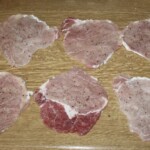 schab wieprzowy pokrojony w kotlety