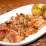 Kotlety z indyka w sosie kurkowym