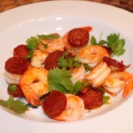Krewetki z chorizo czosnkiem i kolendrą