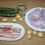Królik pieczony w boczku i z warzywami