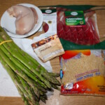 Kurczak ze szparagami i szynką szwarcwaldzką