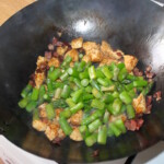 Kurczak ze szparagami i szynką szwarcwaldzką