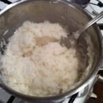 ugotowany ryż w garnku