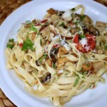 Makaron z grzybami leśnymi