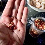 suszone chilli na dłoni
