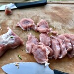 polędwica wieprzowa pokrojona w plasterki