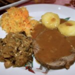 Pieczeń wołowa w sosie warzywnym z winem Porto