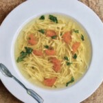 Rosół drobiowy klasyczny na wiejskiej kurze