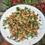 Sałatka z soczewicą warzywami i kiełbasą