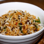 Smażony ryż z kurczakiem soczewicą i roszponką