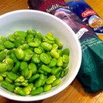 ugotowany i obrany bób