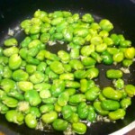 obrany bób na patelni