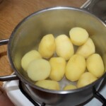 obrane ziemniaki w garnku