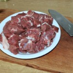 mięso wieprzowe pokrojone w kostki