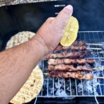 Szaszłyki wieprzowe z grilla souvlakia