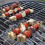 Szaszłyki z halloumi z pomidorkami i miętą