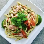 Szybki makaron z łososiem wędzonym i fenkułem