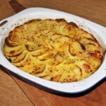 Zapiekanka kapuściana z ziemniakami i serem