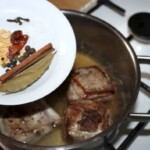 Żeberka wieprzowe duszone z czosnkiem i chilli