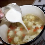 Zupa kalafiorowa z ziemniakami i koperkiem