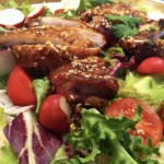 Azjatycka sałatka z kurczakiem w pięciu smakach