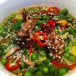 Azjatycka zupa z kurczakiem