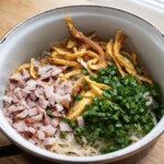 bami goreng w trakcie przygotowania