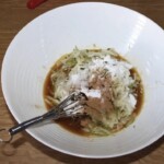 Ciasto migdałowe z gruszkami miodem i cynamonem